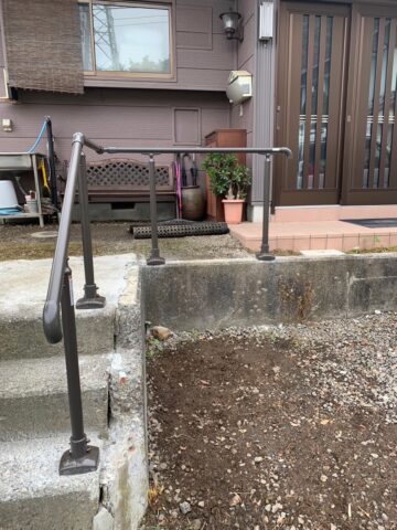 冬前に確認しておきたい住宅の玄関階段と手すり